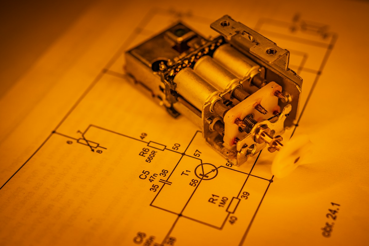 Patent Illustration & Prosecution technology research